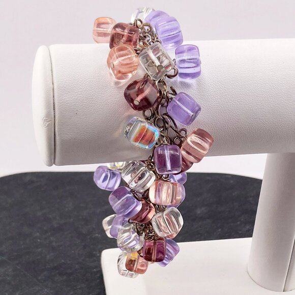 VINTAGE Purple and AB clear acrylic cube charm dangle bracelet ~ Cha-cha jewelry - Picture 4 of 9